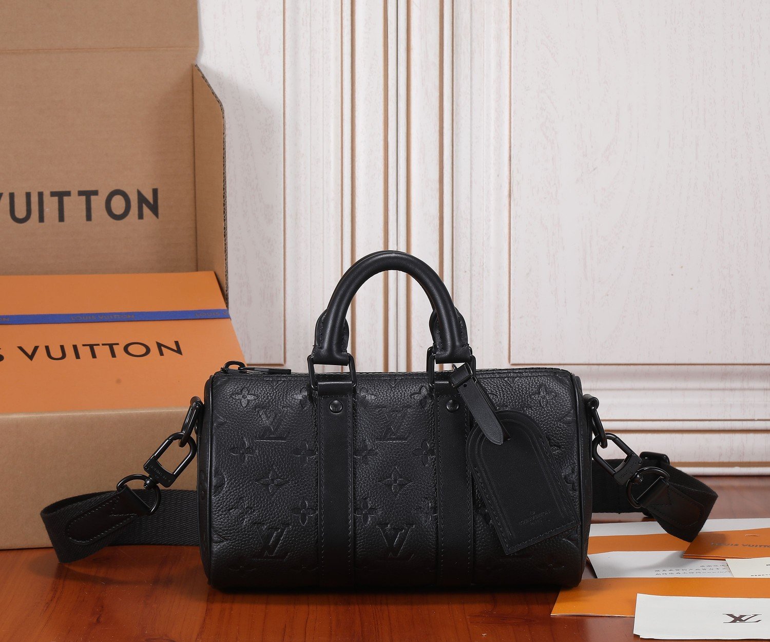 Louis Vuitton KEEPALL BANDOULIERE 25 Taurillon Monogram Embossed Cowhide Leather M20900