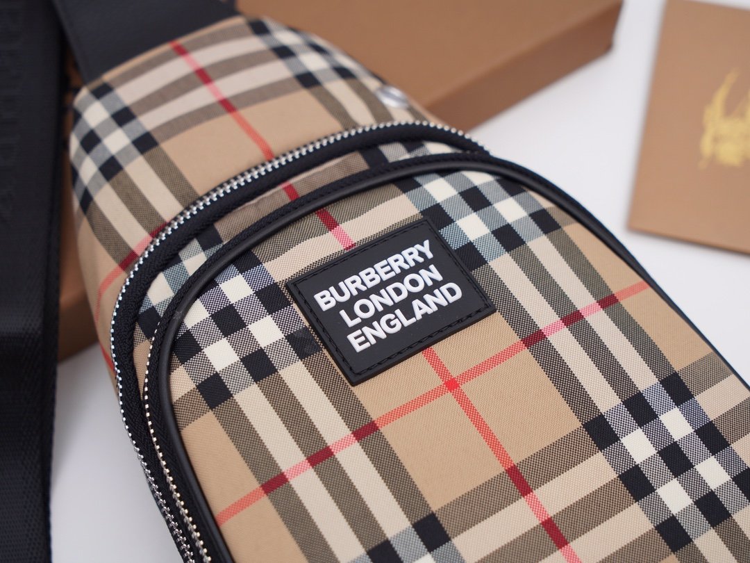 Best Selling Burberry Men Bum Chest Bag Vintage Check Copy 004