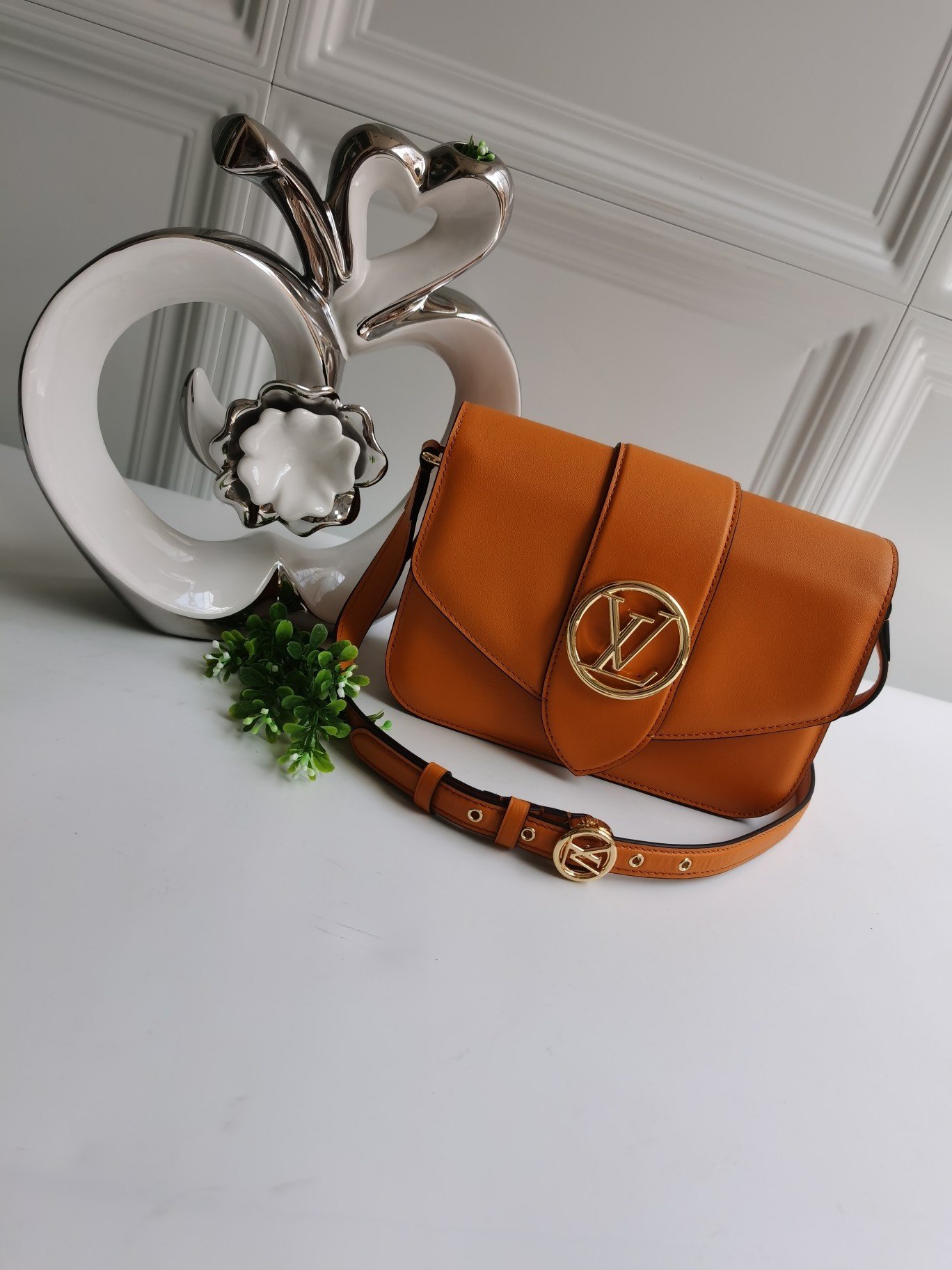 NEW Replica Louis Vuitton M55946 Pont 9 Handbag Smooth Leather Summer Gold