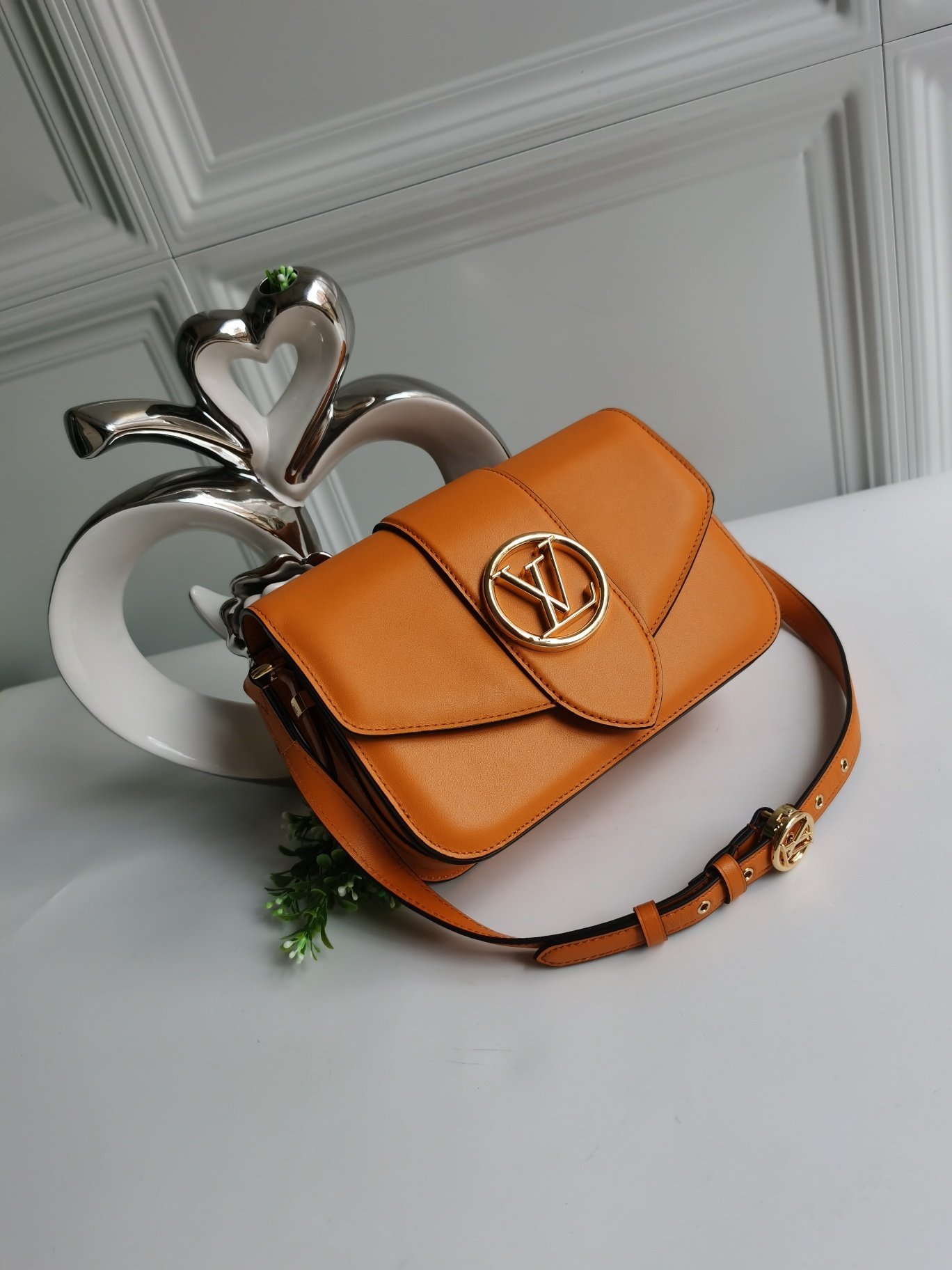 NEW Replica Louis Vuitton M55946 Pont 9 Handbag Smooth Leather Summer Gold