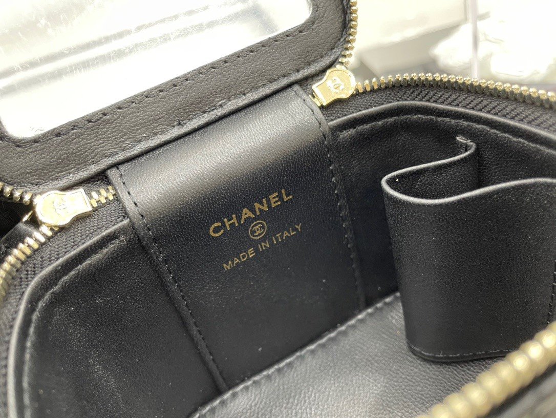 Chanel A68092 Black Vanity Case with Chain