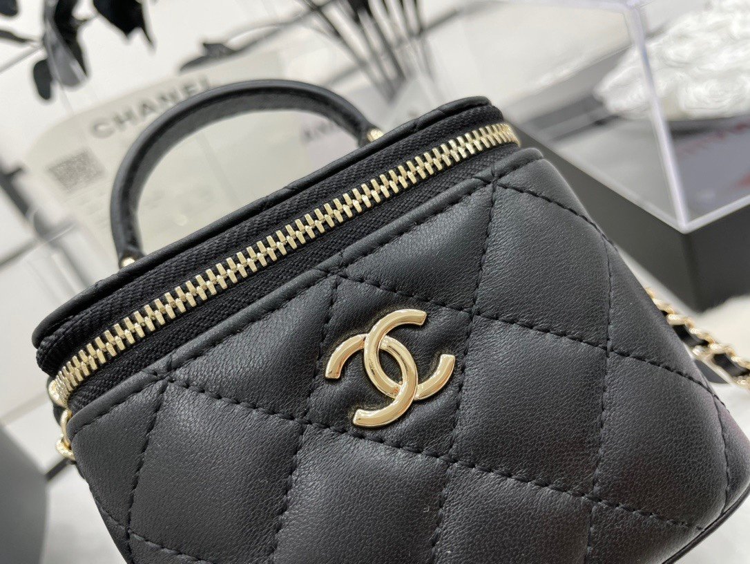 Chanel A68092 Black Vanity Case with Chain