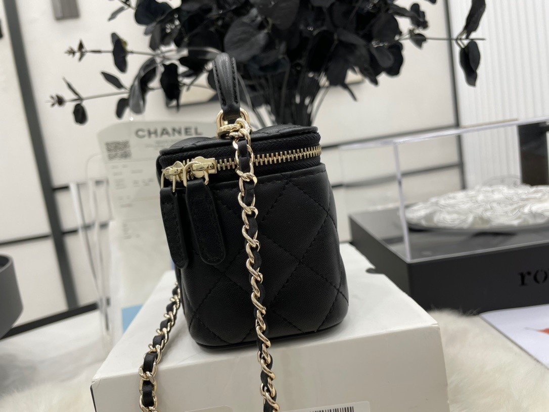 Chanel A68092 Black Vanity Case with Chain