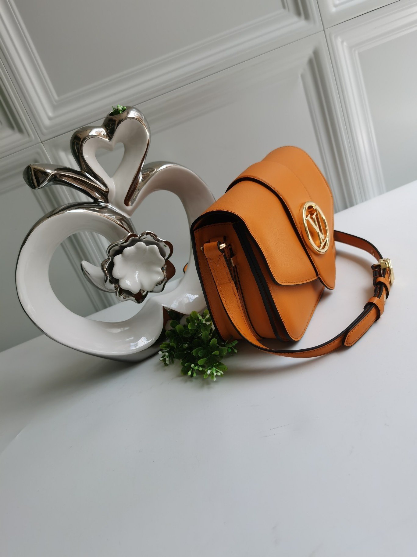 NEW Replica Louis Vuitton M55946 Pont 9 Handbag Smooth Leather Summer Gold