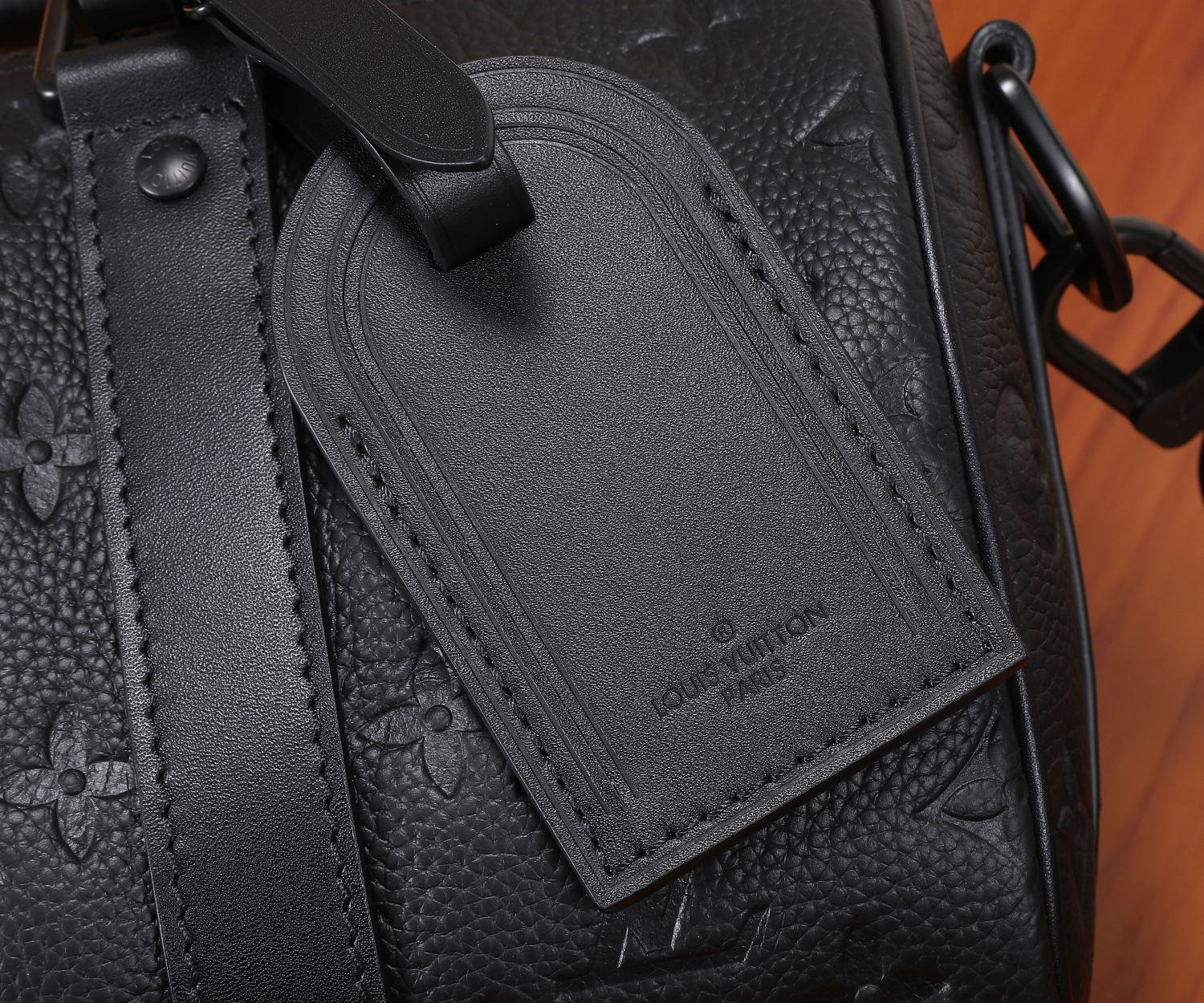 Louis Vuitton KEEPALL BANDOULIERE 25 Taurillon Monogram Embossed Cowhide Leather M20900