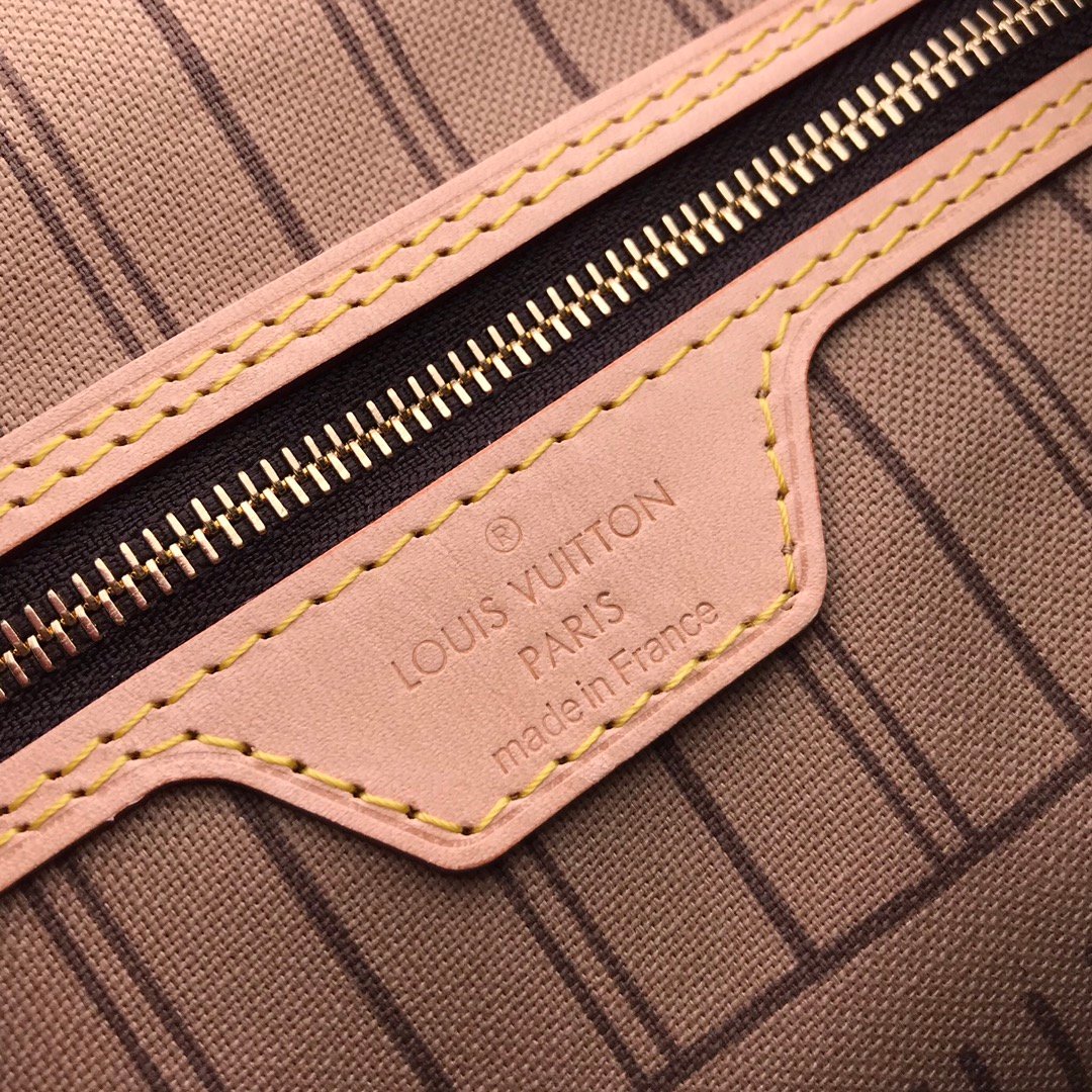 Louis Vuitton M40995 Neverfull MM Monogram Coated Canvas Beige