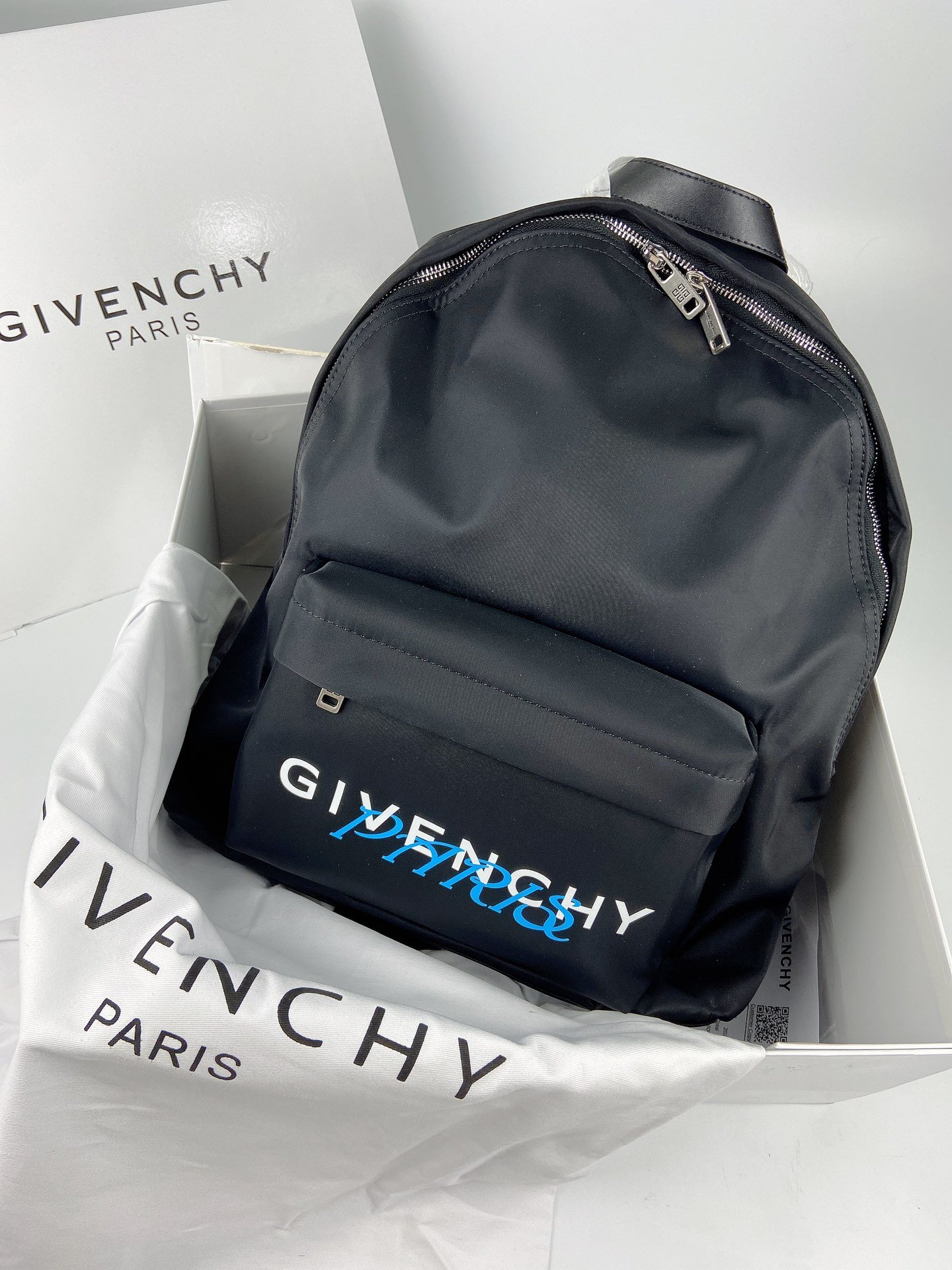 Givenchy Mens Backpack Black-002