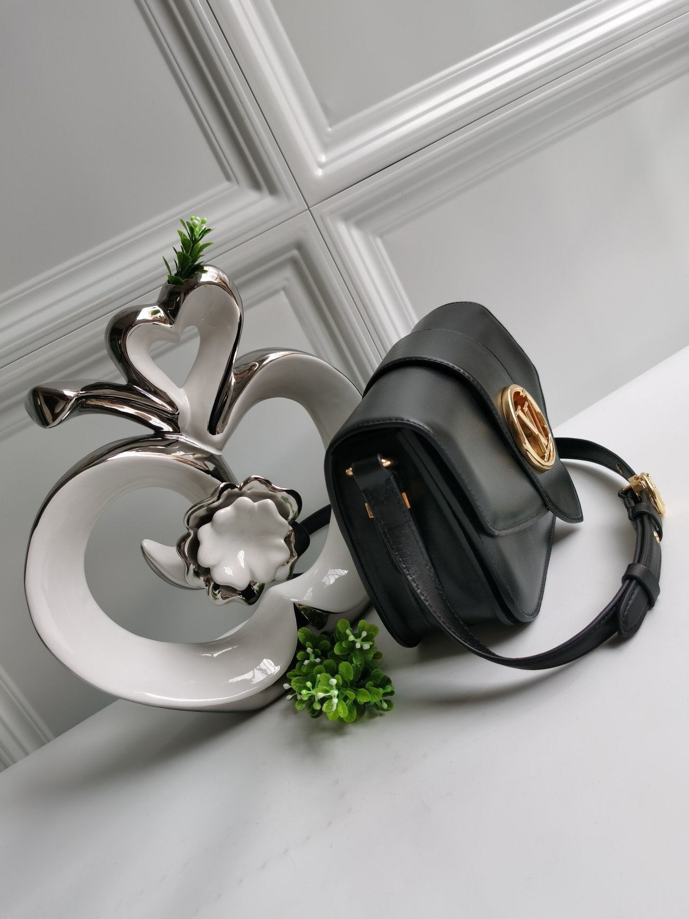 NEW Replica Louis Vuitton M55948 Pont 9 Handbag Smooth Leather Black