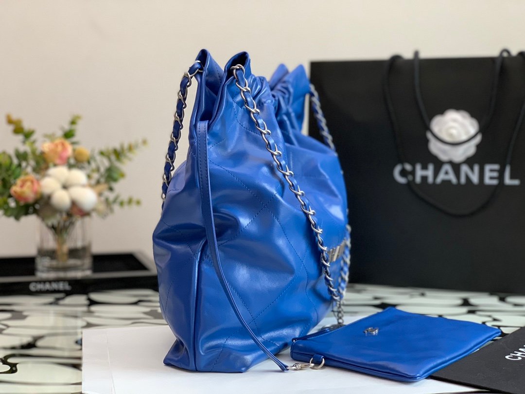Chanel 22 Hanbag Blue Calfskin With Silver-Tone Metal Small Size 30cm