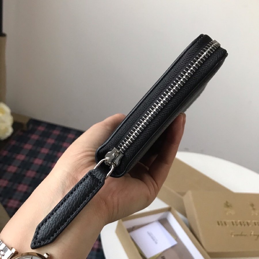Replica Burberry Men Grainy Leather Ziparound Wallet  Black