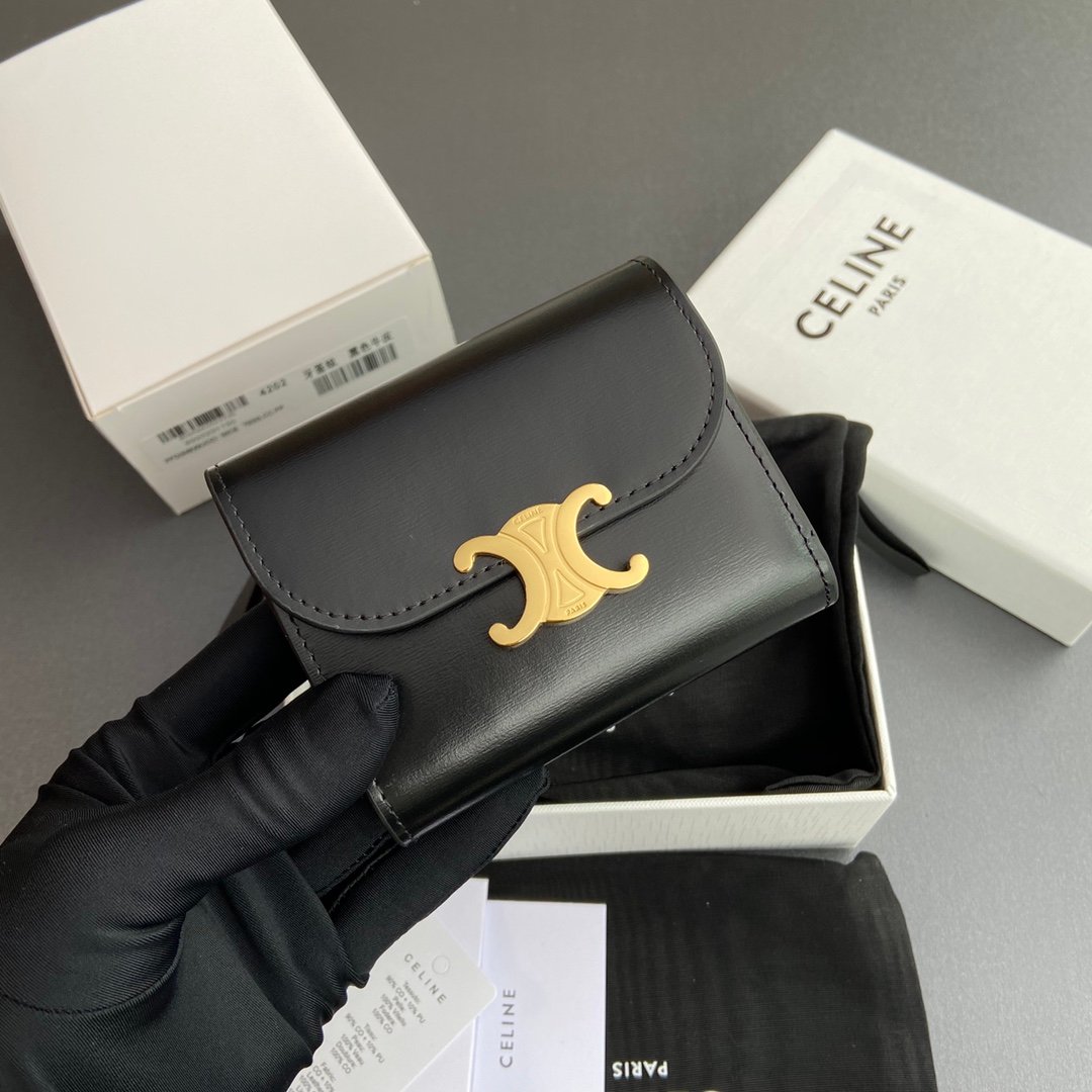 Celine Wallet-13