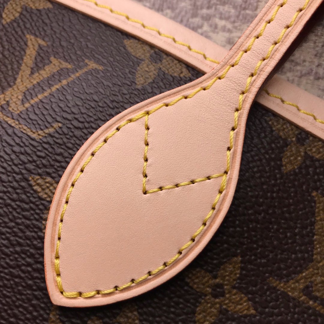 Louis Vuitton M41177 Neverfull MM Monogram Coated Canvas Cherry