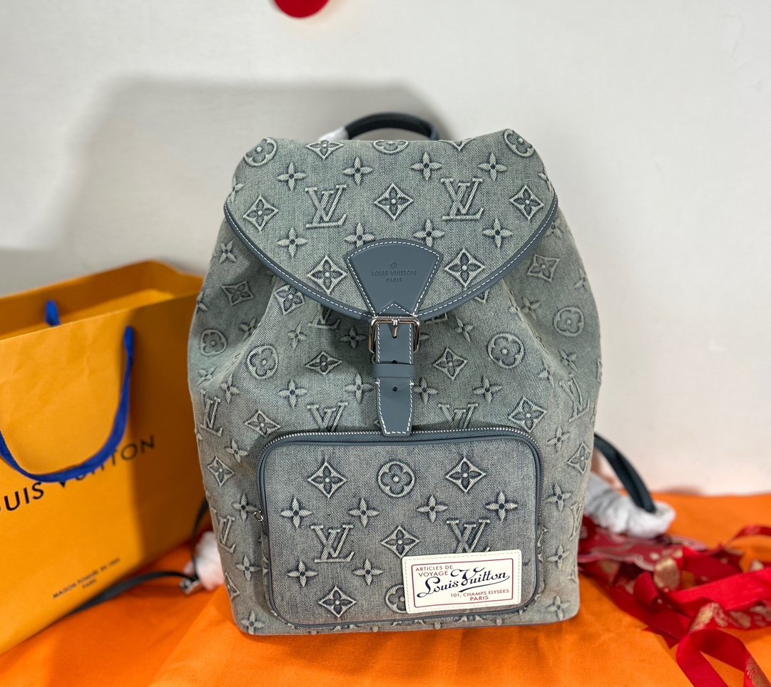 Louis Vuitton M22534 Montsouris Backpack
