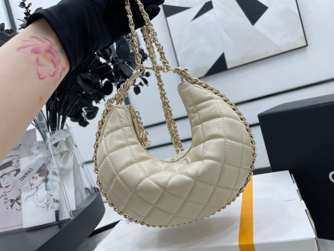 Chanel 23P AP3232 Clutch With Chain Lambskin Shiny Light Gold Metal Lilac Beige