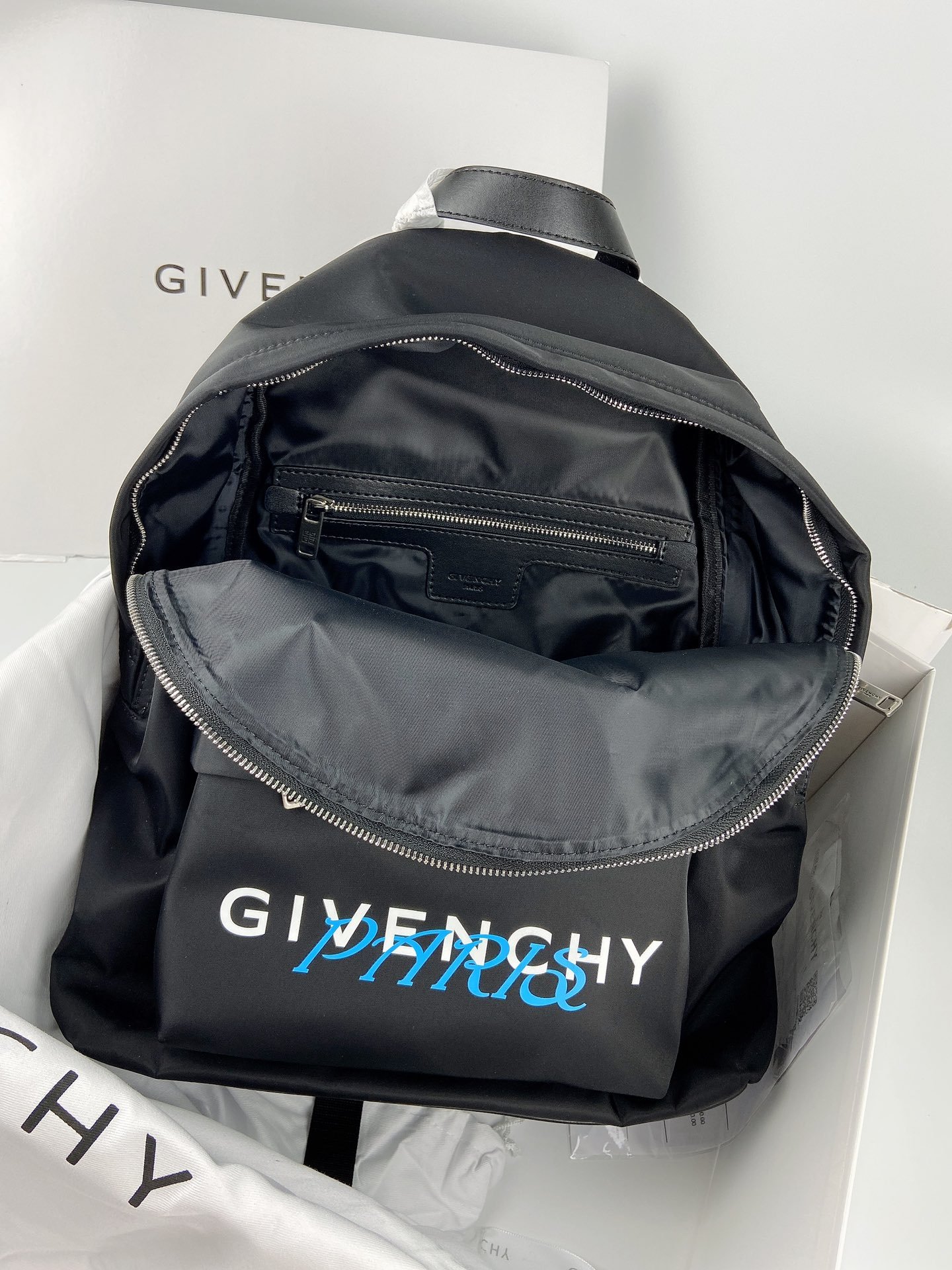 Givenchy Mens Backpack Black-002