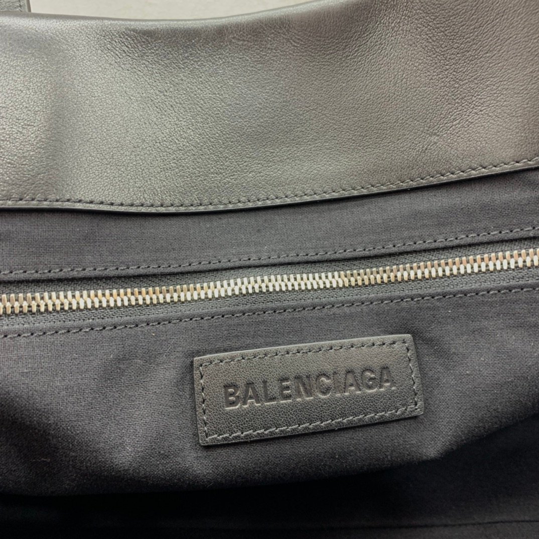 Balenciage Cities Paris Jumbo Large Tote Bag in black cotton canvas and calfskin