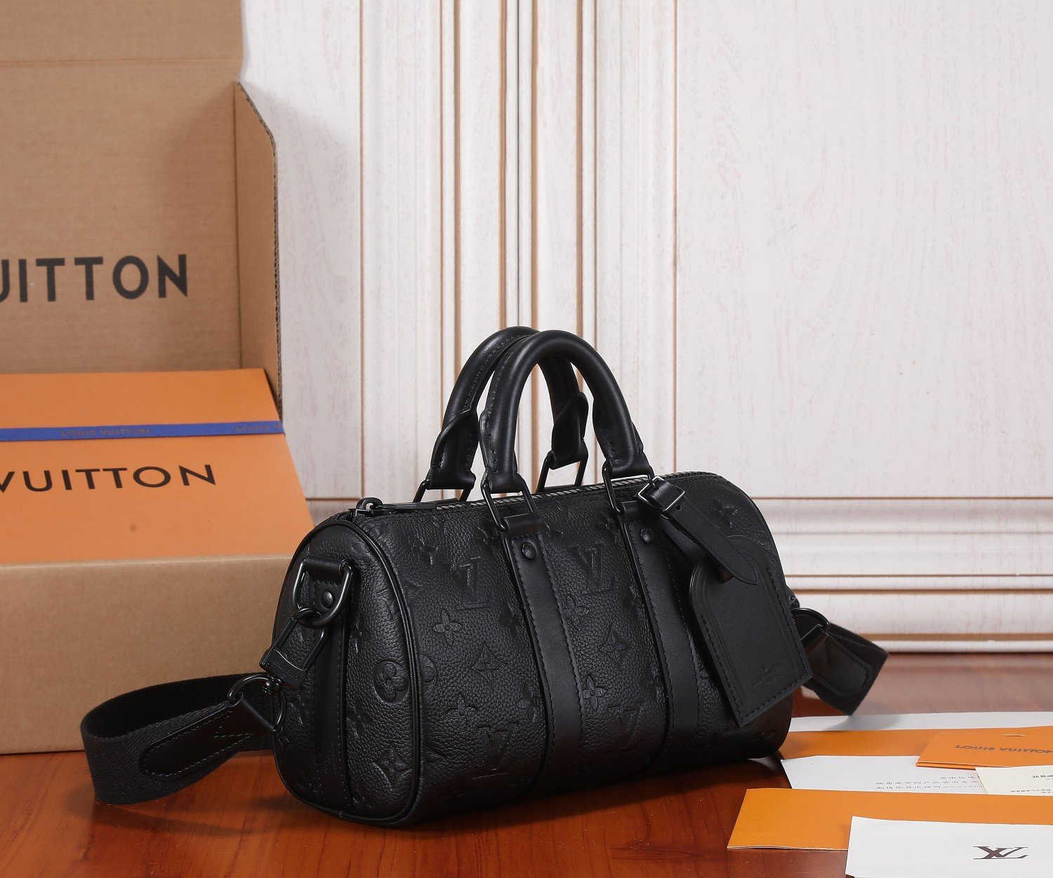 Louis Vuitton KEEPALL BANDOULIERE 25 Taurillon Monogram Embossed Cowhide Leather M20900