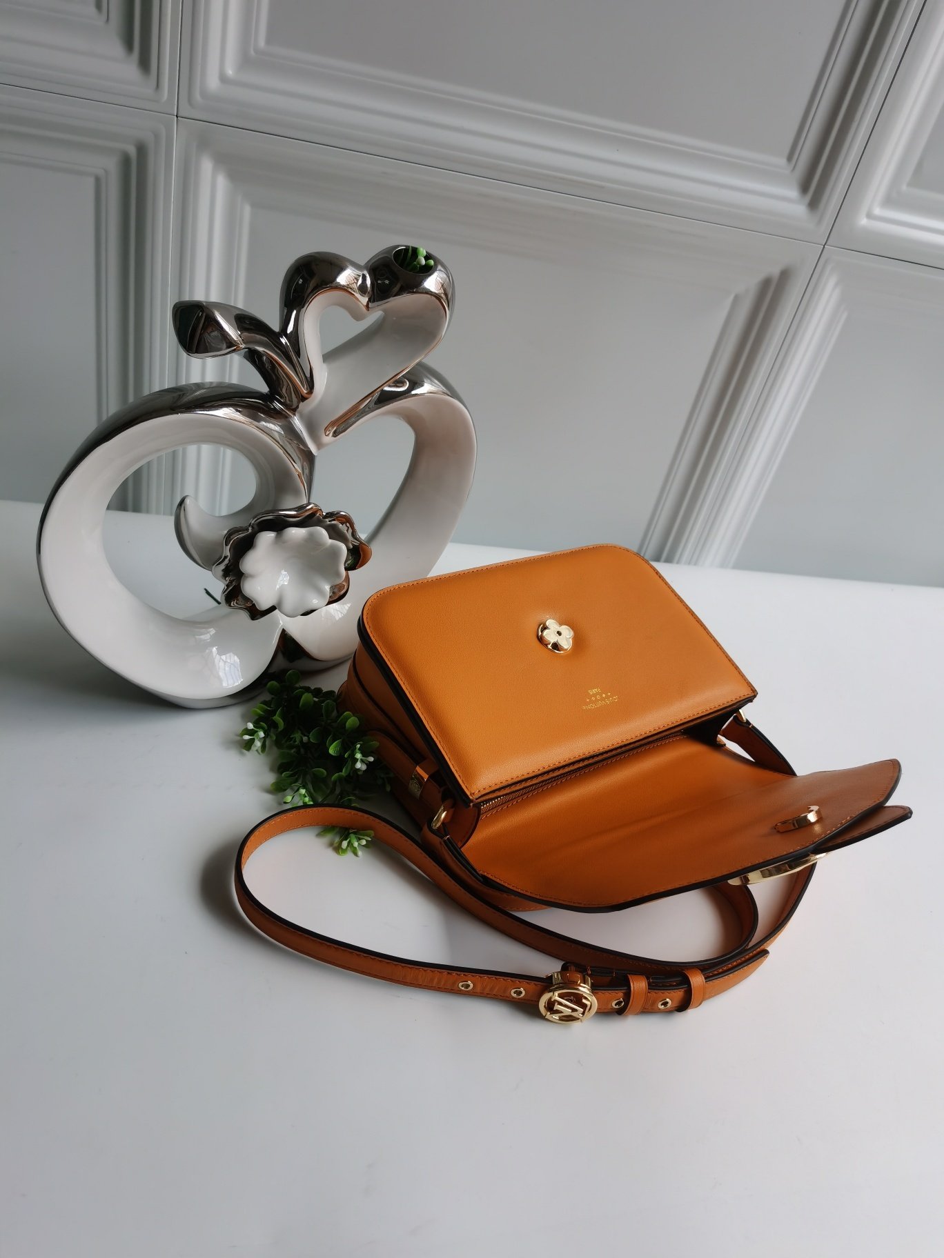NEW Replica Louis Vuitton M55946 Pont 9 Handbag Smooth Leather Summer Gold