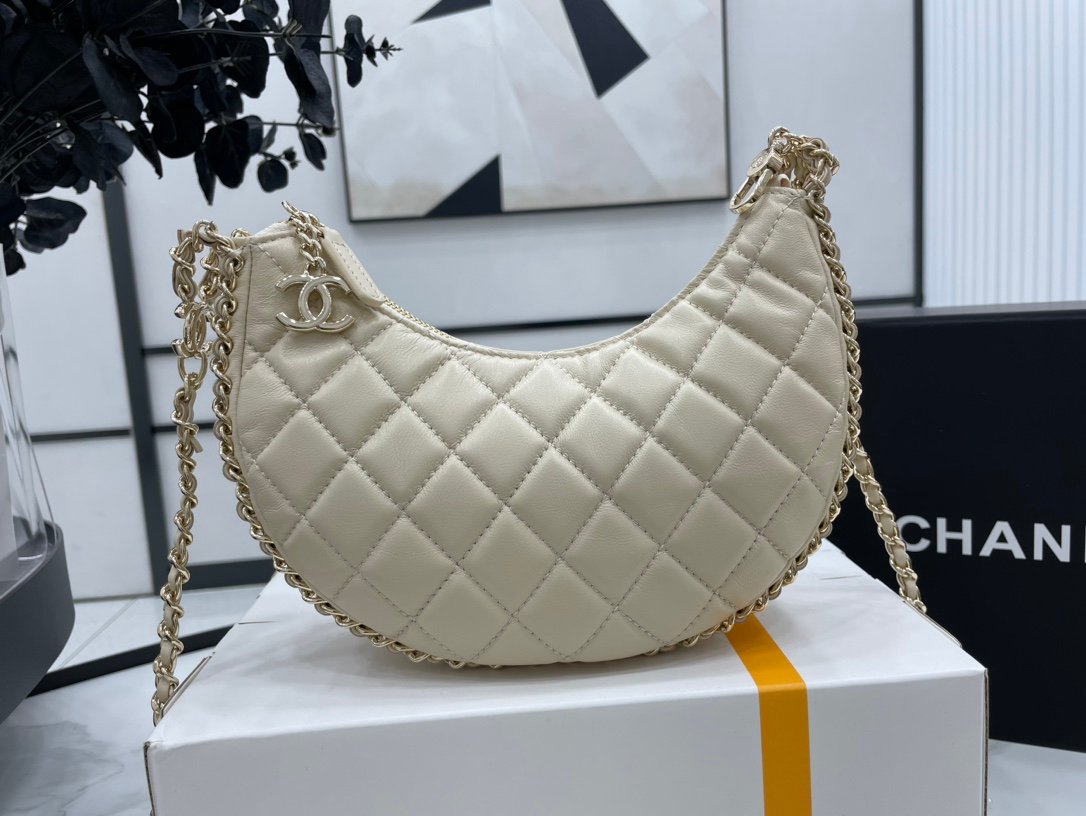 Chanel 23P AP3232 Clutch With Chain Lambskin Shiny Light Gold Metal Lilac Beige