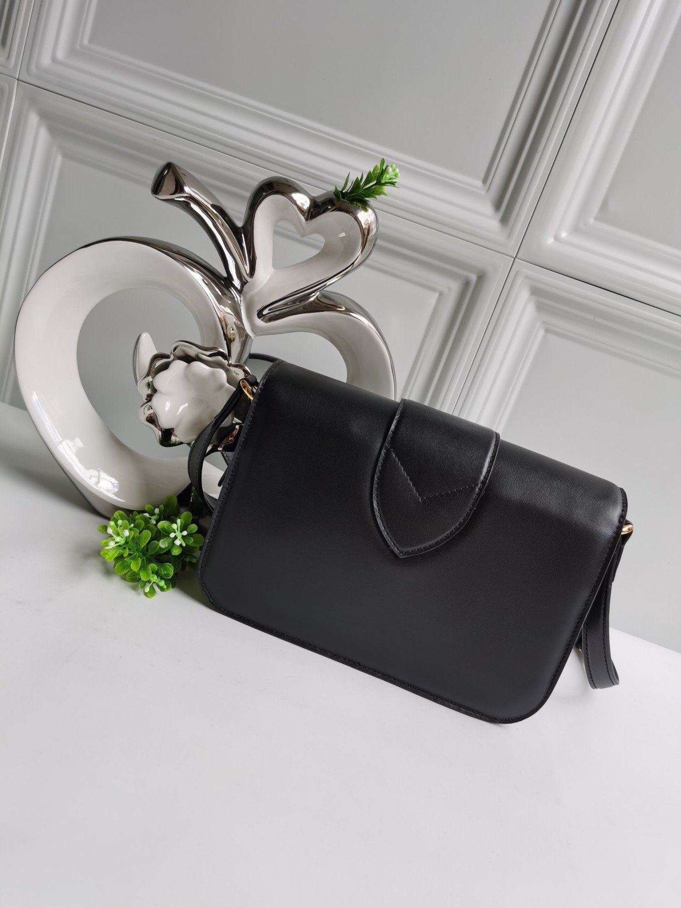 NEW Replica Louis Vuitton M55948 Pont 9 Handbag Smooth Leather Black