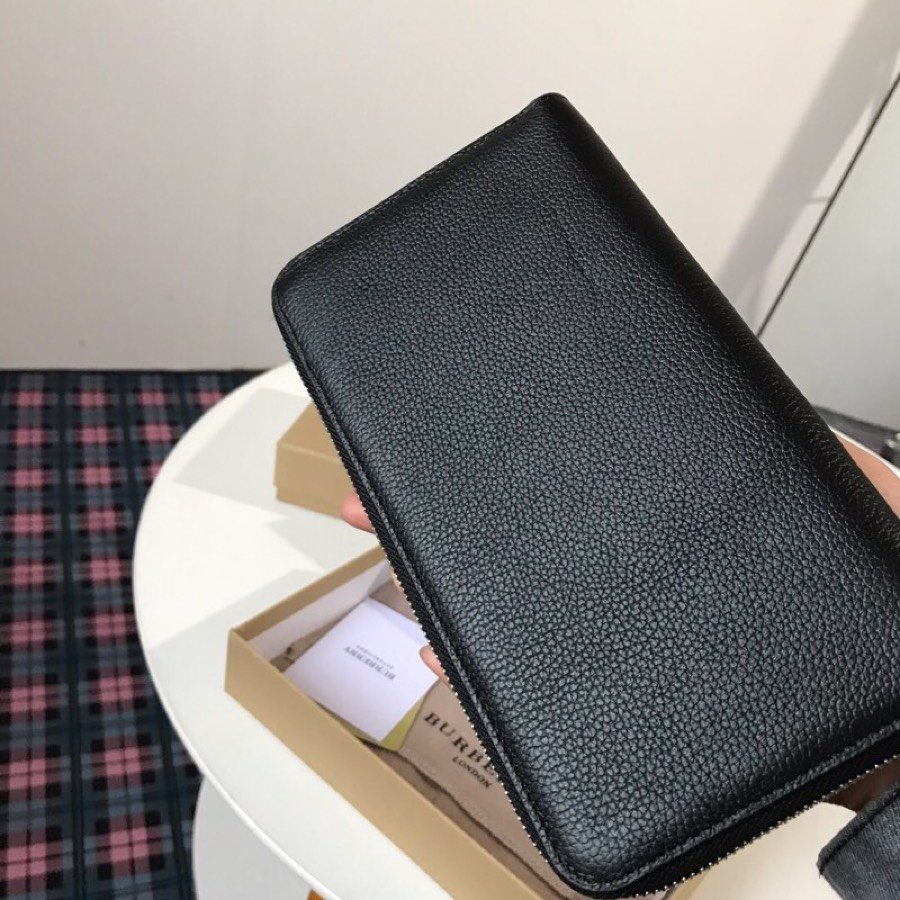 Replica Burberry Men Grainy Leather Ziparound Wallet  Black