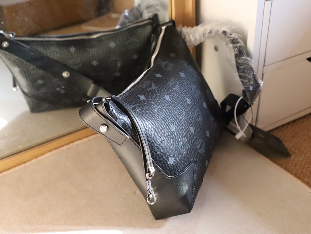 MCM Aren Hobo in Visetos Nappa Leather Black