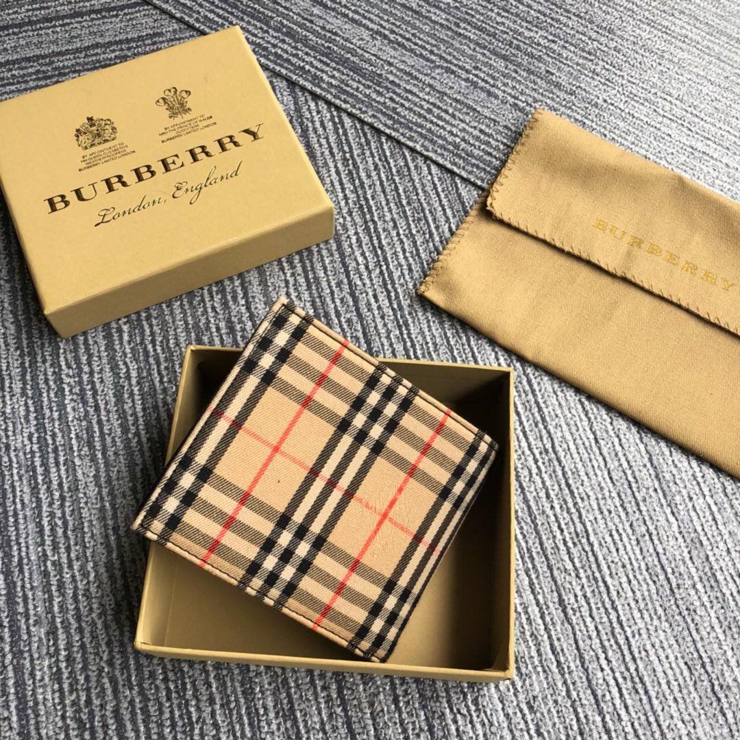 New Replcia Burberry Small Scale Check International Bifold Wallet