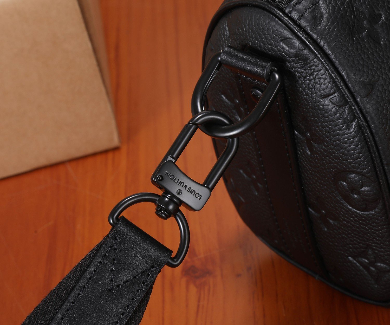 Louis Vuitton KEEPALL BANDOULIERE 25 Taurillon Monogram Embossed Cowhide Leather M20900