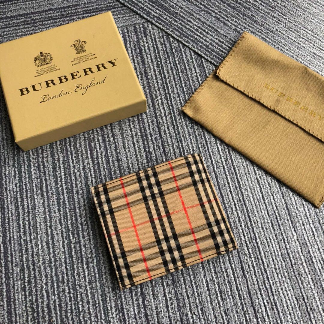 New Replcia Burberry Small Scale Check International Bifold Wallet
