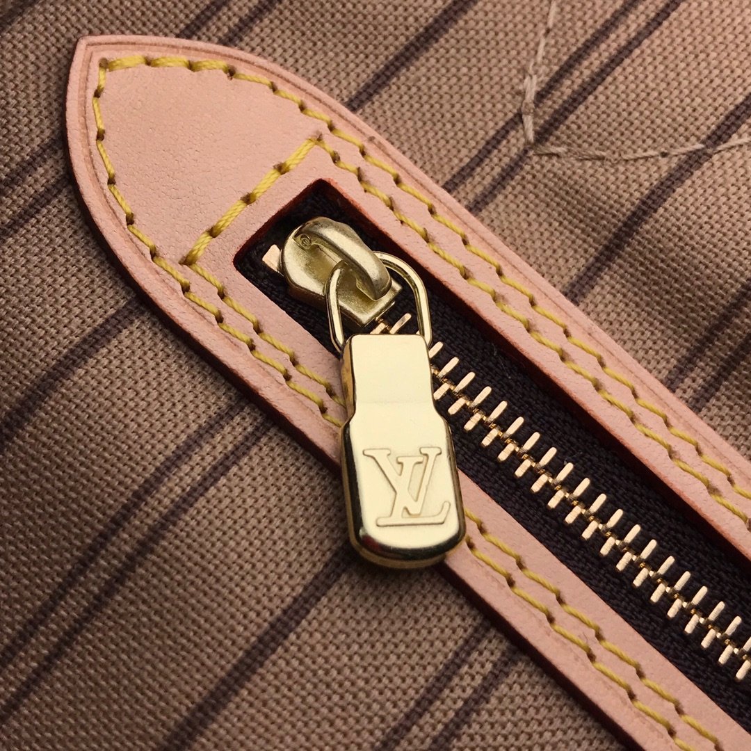 Louis Vuitton M40995 Neverfull MM Monogram Coated Canvas Beige