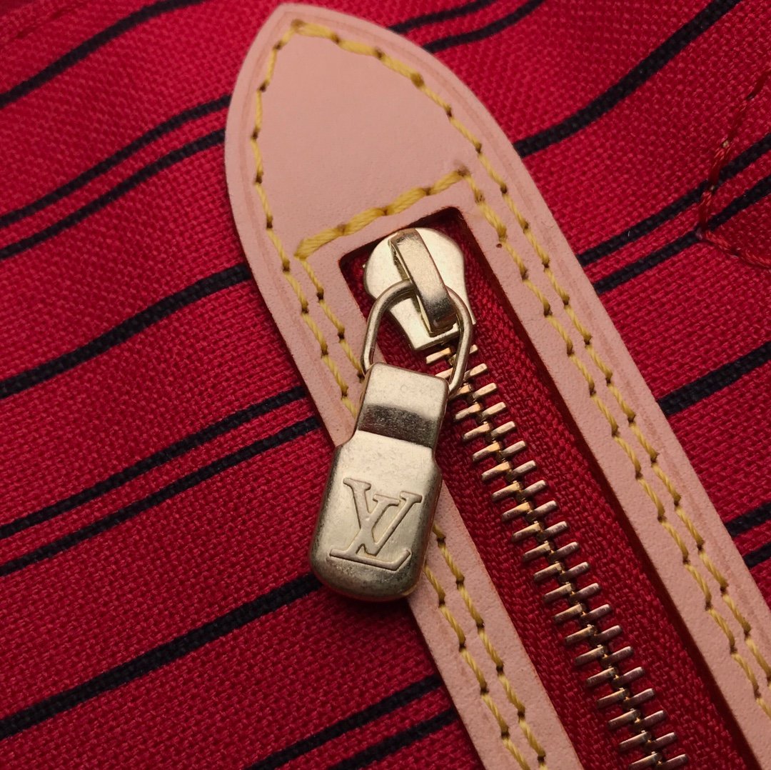 Louis Vuitton M41177 Neverfull MM Monogram Coated Canvas Cherry