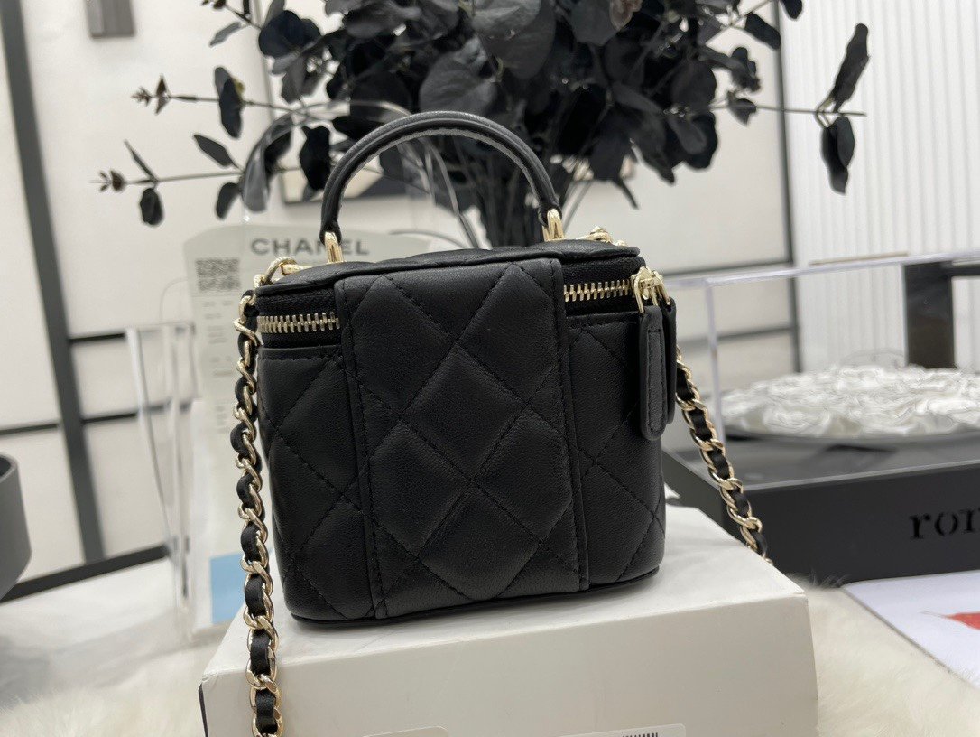 Chanel A68092 Black Vanity Case with Chain