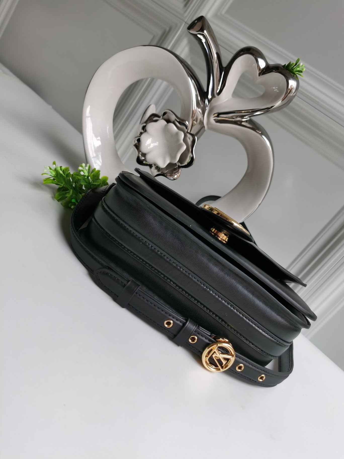 NEW Replica Louis Vuitton M55948 Pont 9 Handbag Smooth Leather Black