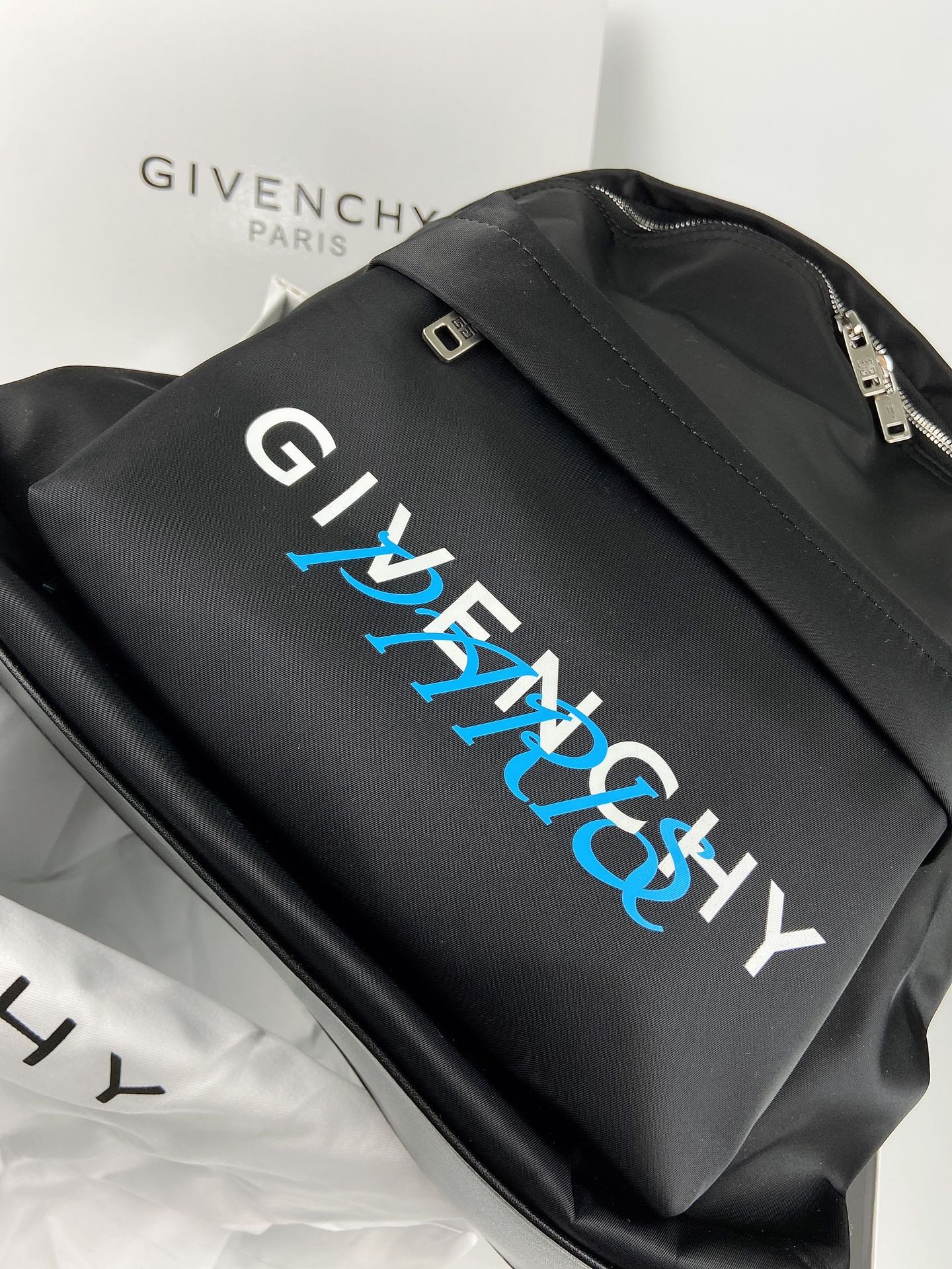 Givenchy Mens Backpack Black-002