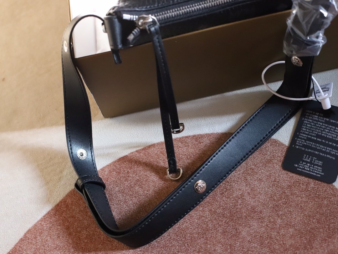 MCM Aren Hobo in Visetos Nappa Leather Black