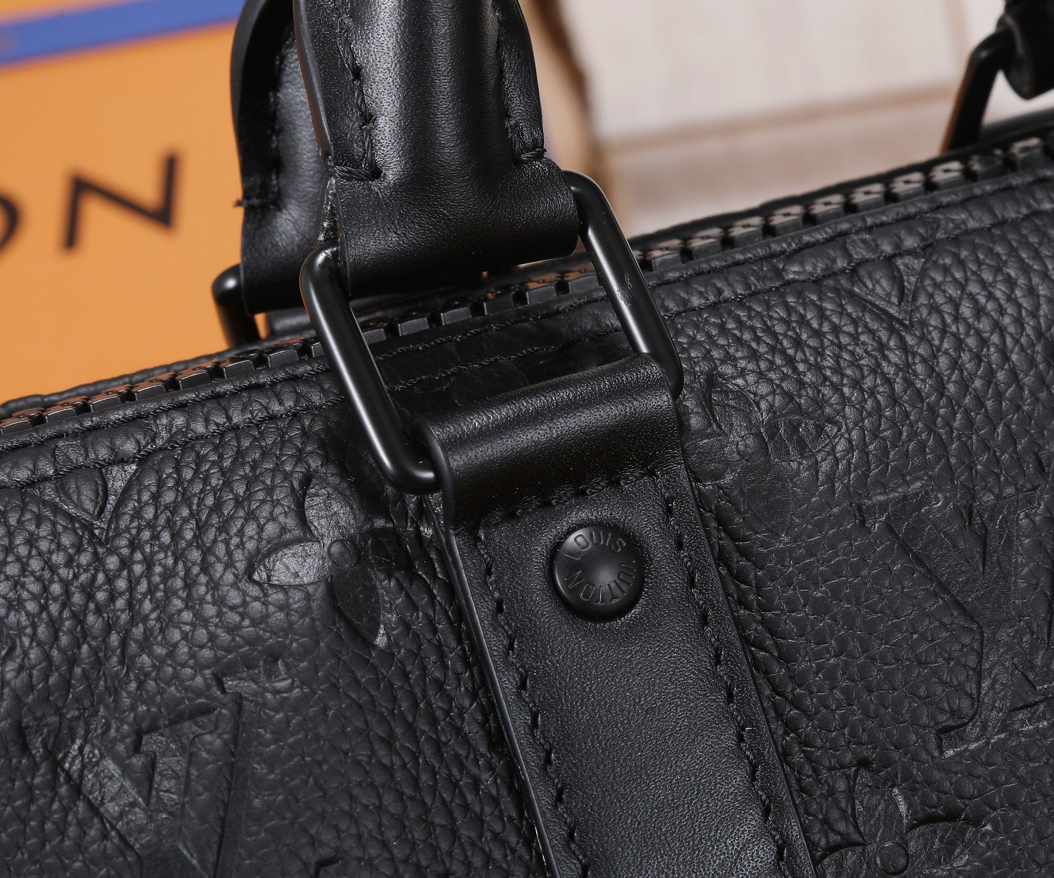 Louis Vuitton KEEPALL BANDOULIERE 25 Taurillon Monogram Embossed Cowhide Leather M20900