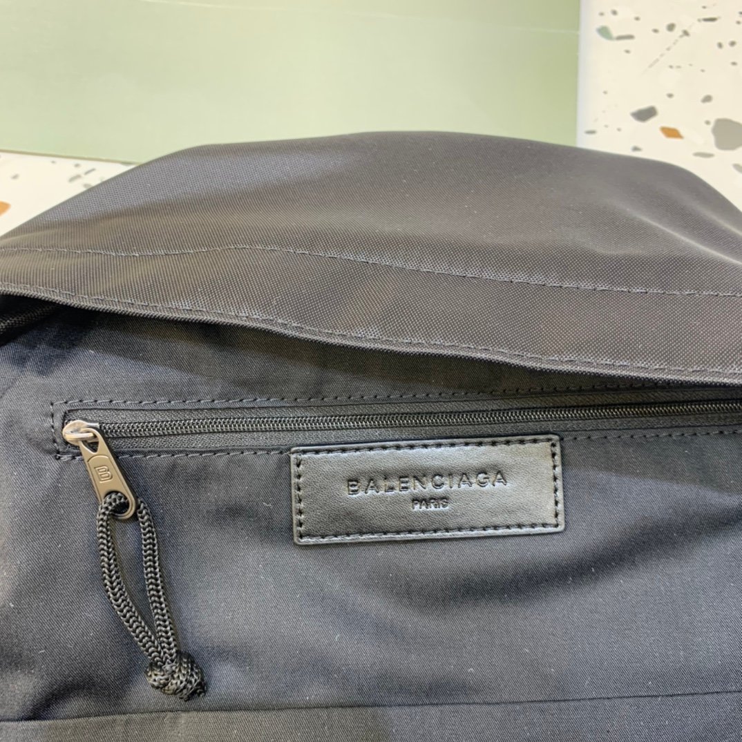 Balenciaga Mens Backpack-001