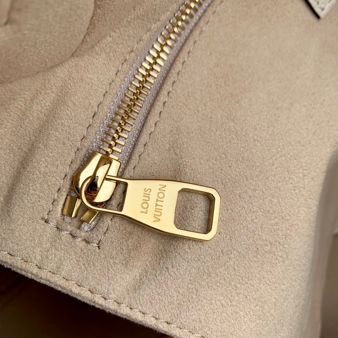 Louis Vuitton M46676 Neverfull MM Embossed Grained Cowhide Leather Cream