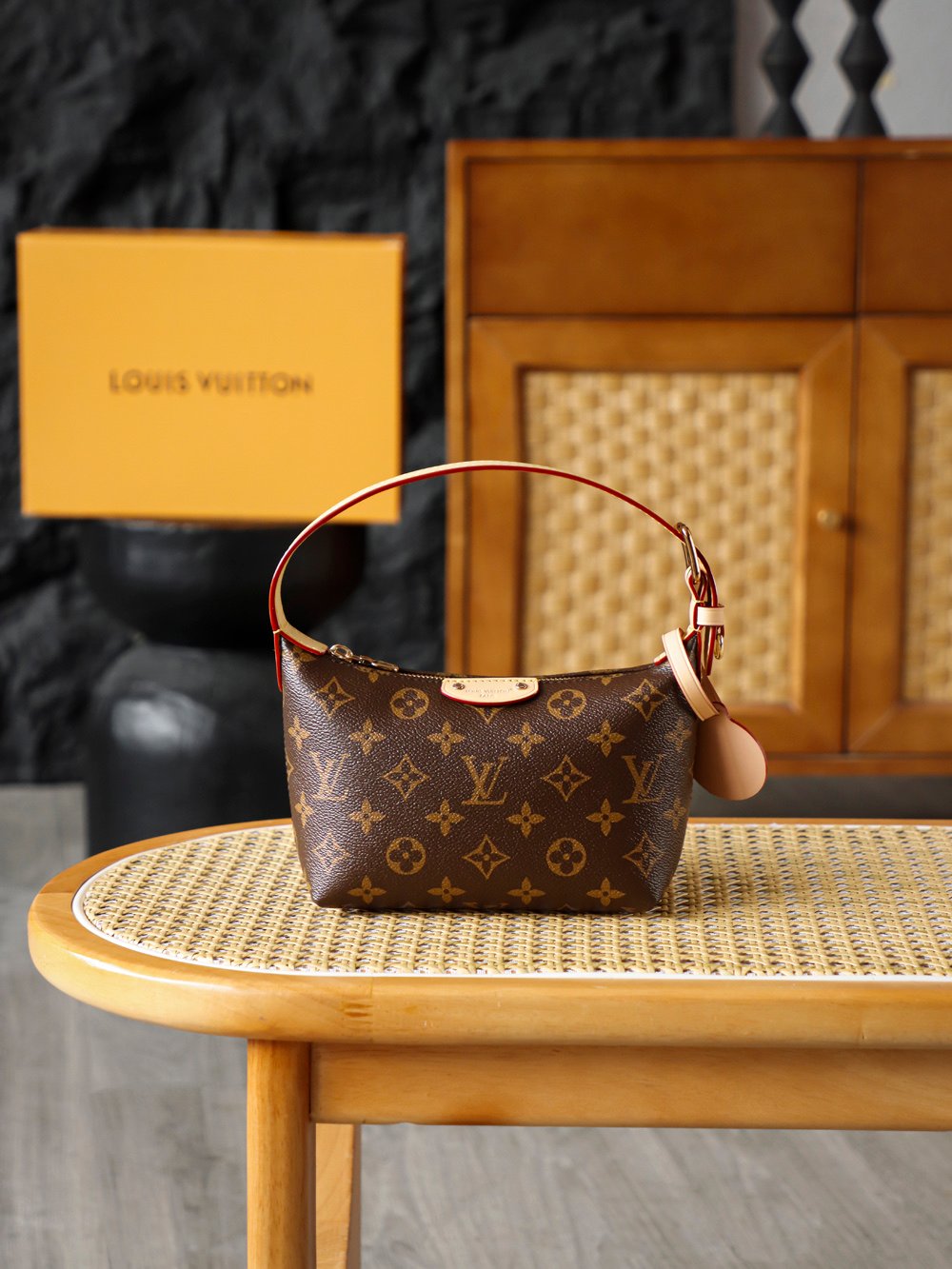 i1777973310436_5864_0_0 POCHETTE HILLS - Image 1
